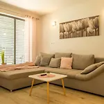 Apartmaji Jezerka דירה בלד