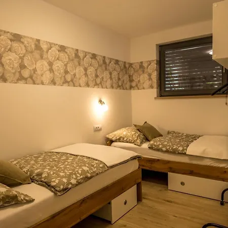 Apartmaji Jezerka Appartamento *